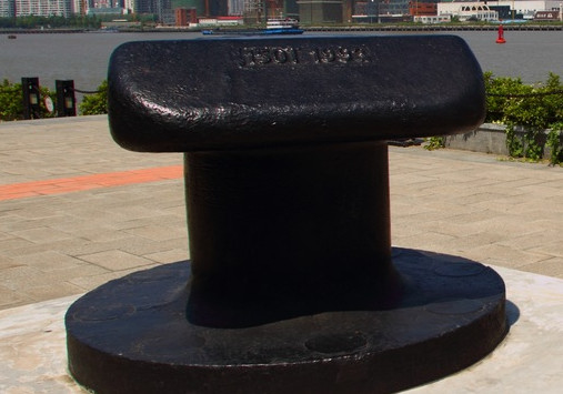 China Tee-Typ Marine Stahl Liegekomponenten Liege Dock Bollard Für Schiff OEM Details Für Marine Kurven Liege Bollard fournisseur