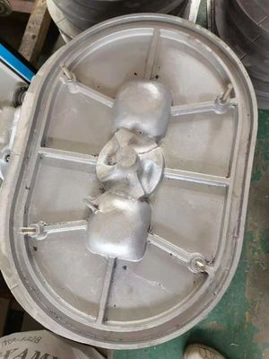 ABS Klasse zugelassene Schnellöffnungs-Sonderanfertigung Oval Flush-Typ Aluminium Marine Mannlochdeckel fournisseur