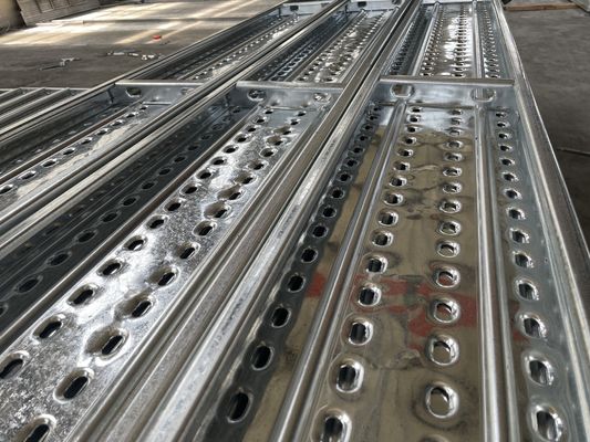 Q235 Q345B Cuplock Gerüstsystem Bohlen mit anpassbarer Größe und Korrosionsbeständigkeit fournisseur