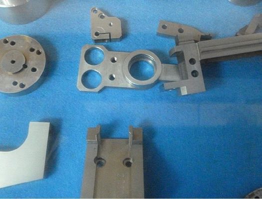 ISO-zertifizierte Teile von Metallverarbeitungsmaschinen mit individuell angepasstem Design und korrosionsbeständigen hochpräzisen bearbeiteten Komponenten fournisseur